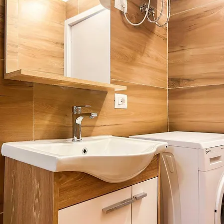 1 Bedroom 1052 * Durrës