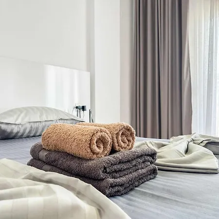 1 Bedroom 1052