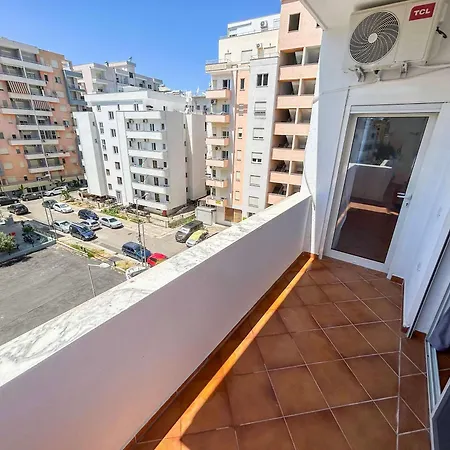 Apartment 1 Bedroom 1052 *